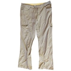 Mountain Hardwear Women's Light‎ Tan Cargo's